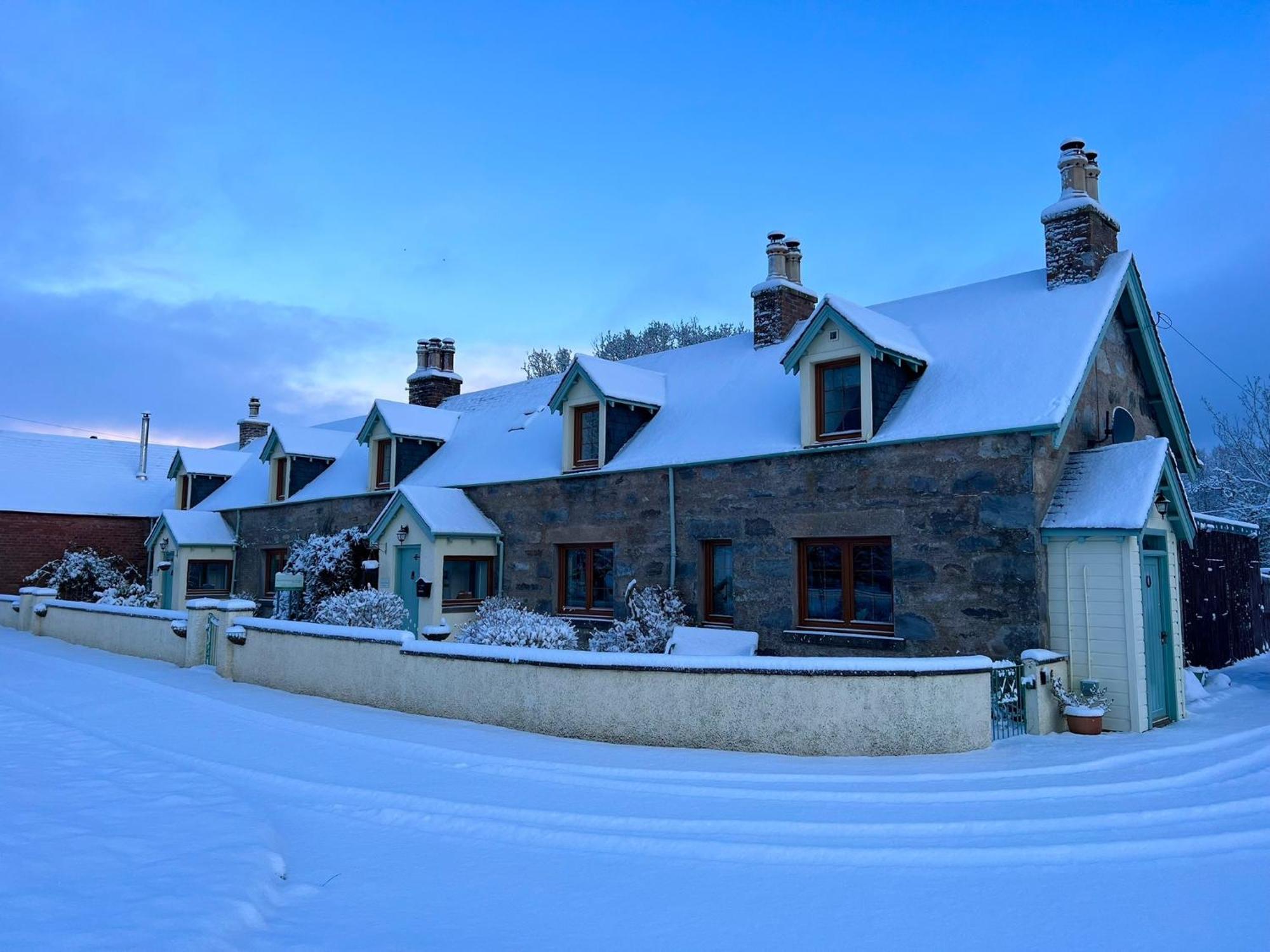Rosemount Cottage One- Highland Cottage Garve Zewnętrze zdjęcie