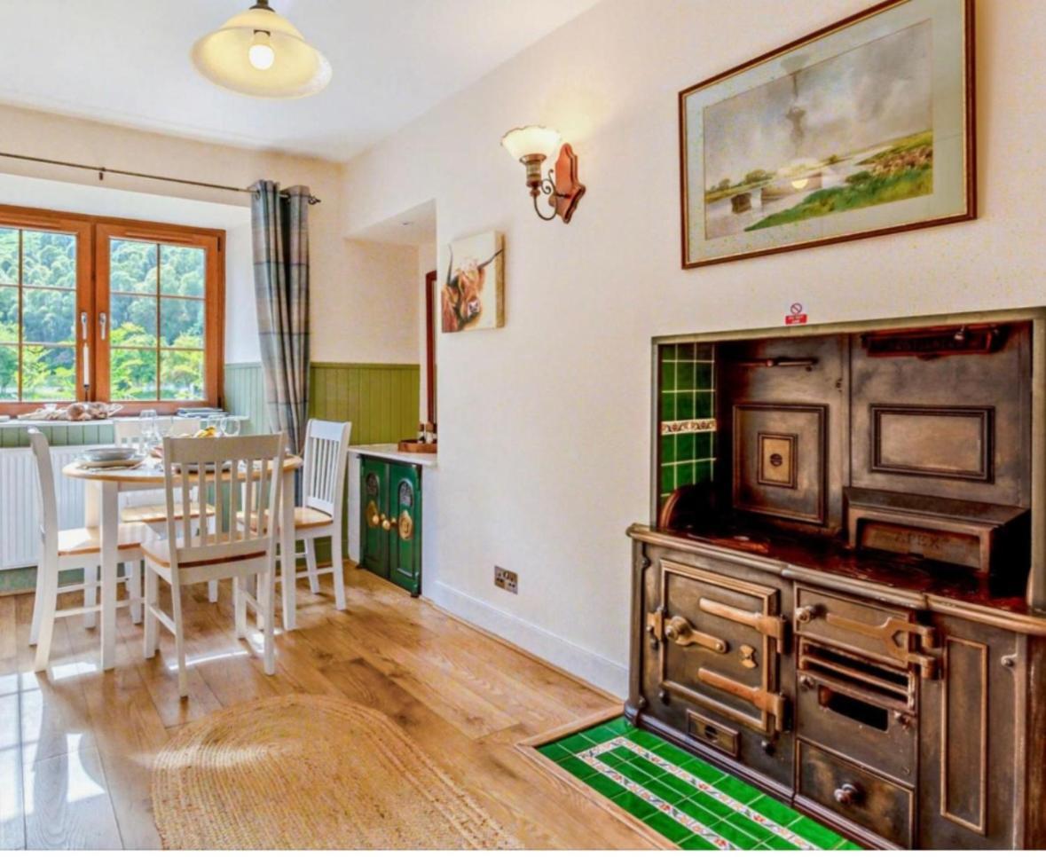 Rosemount Cottage One- Highland Cottage Garve Zewnętrze zdjęcie